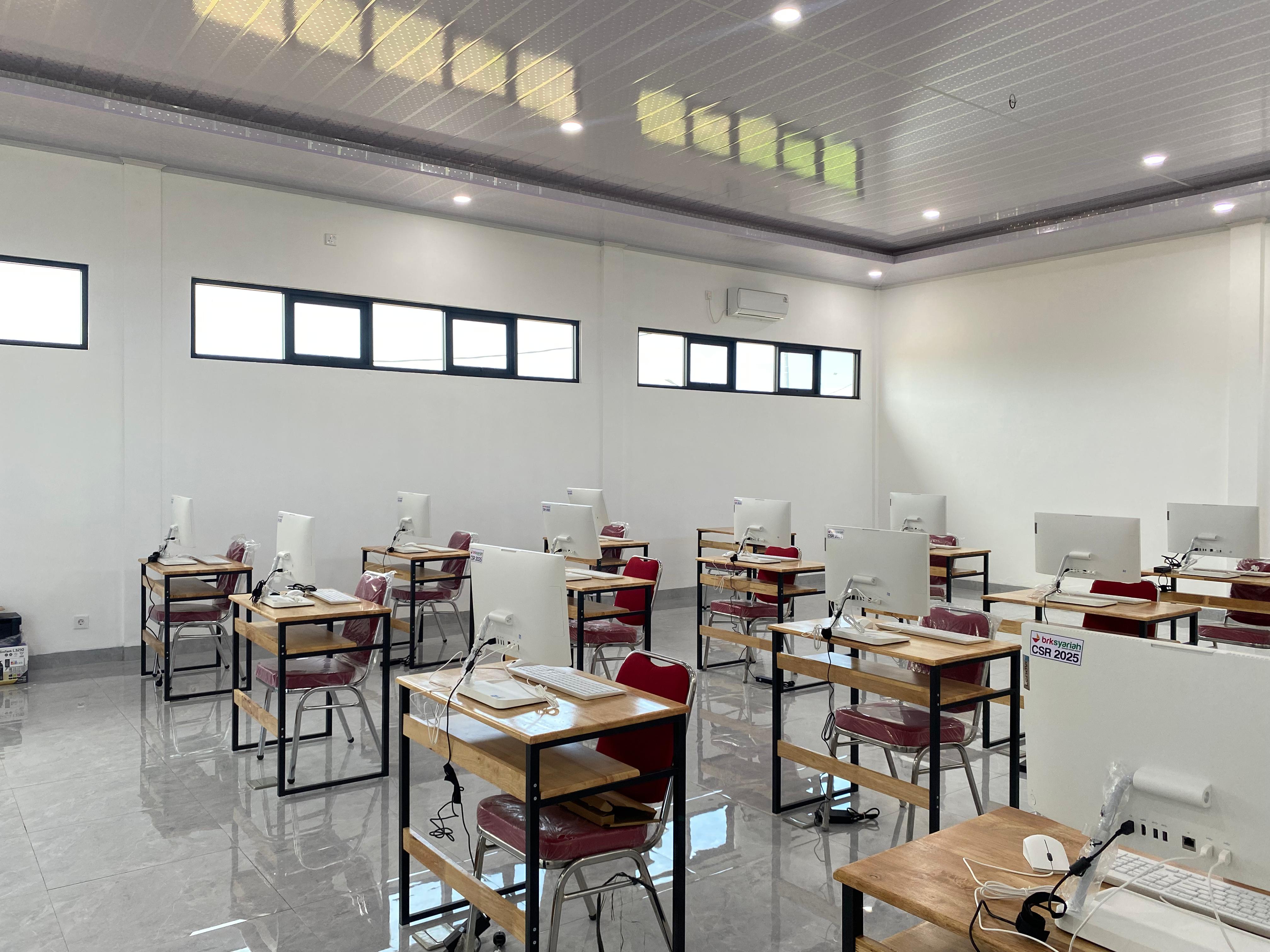 Labor Multimedia SMPIQu Al-Bahjah Al-Maunah Dumai